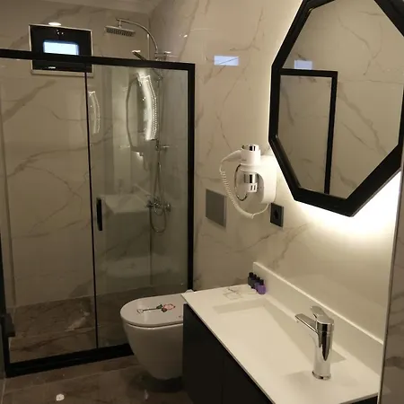 The Pearl Airport 3*