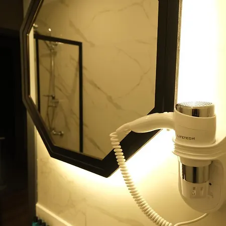 Hotel The Pearl Airport 3*