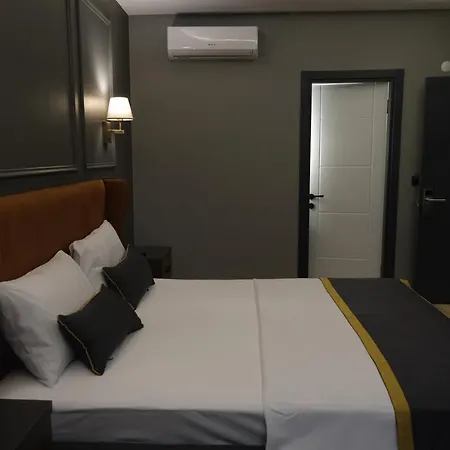 Hotel The Pearl Airport